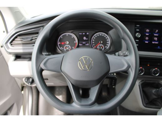 Volkswagen Transporter Comfortline | 2.0 TDI 110 pk | L2 | Trekhaak | Navi | Cruise | Laadvloer | Zijwandbekleding | App... ActivLease financial lease