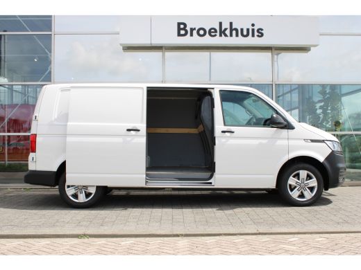 Volkswagen Transporter Comfortline | 2.0 TDI 110 pk | L2 | Trekhaak | Navi | Cruise | Laadvloer | Zijwandbekleding | App... ActivLease financial lease