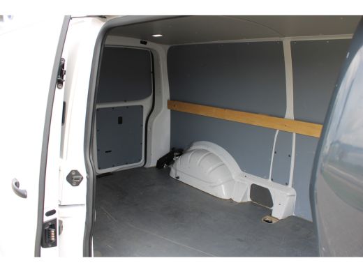Volkswagen Transporter Comfortline | 2.0 TDI 110 pk | L2 | Trekhaak | Navi | Cruise | Laadvloer | Zijwandbekleding | App... ActivLease financial lease