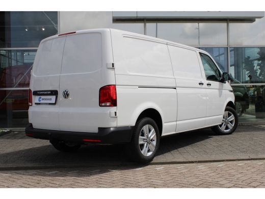 Volkswagen Transporter Comfortline | 2.0 TDI 110 pk | L2 | Trekhaak | Navi | Cruise | Laadvloer | Zijwandbekleding | App... ActivLease financial lease