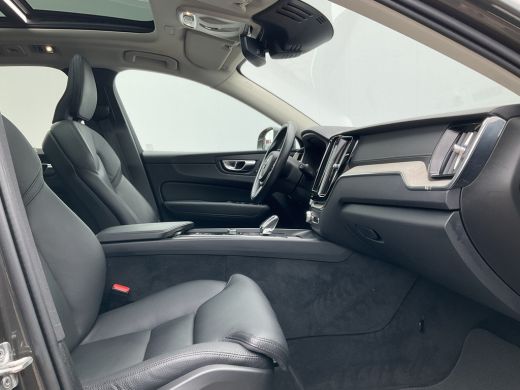 Volvo  XC60 2.0 T6 PHEV AWD Inscription Pano Harman/Kardon Elek.Trekhaak Leder VOL! ActivLease financial lease
