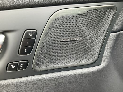Volvo  XC60 2.0 T6 PHEV AWD Inscription Pano Harman/Kardon Elek.Trekhaak Leder VOL! ActivLease financial lease