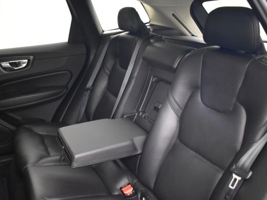 Volvo  XC60 2.0 T6 Plug-in hybrid AWD Plus Bright 350pk Trekhaak | Panorama dak | Leder bekleding | Dodehoekd... ActivLease financial lease
