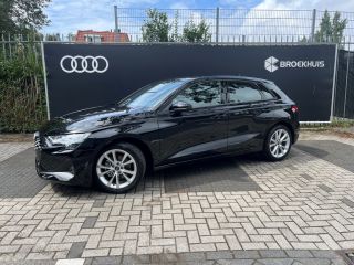 Audi A3 Sportback 30 TFSI Pro Line/17 inch velgen/Apple carplay/Parkeersensoren voor & achter