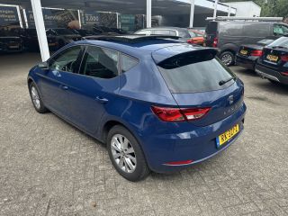 Seat Leon 1.4 EcoTSI Style Business Intense | Achterbank in delen neerklapbaar | Airco (automatisch) | Appl...