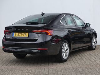 Skoda Octavia 1.0 e-TSI Business Edition Plus | ADAPTIVE CRUISE | DODEHOEKDETECTIE | LEDER | STOEL+STUURVERWARM...