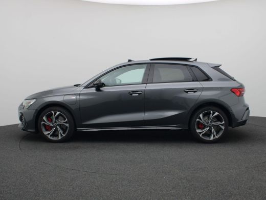 Audi A3 Sportback 45 TFSI e S edition Competition Led matrix, adaptive cruise, panoramadak, keyless, acht... ActivLease financial lease
