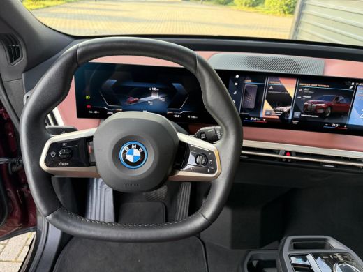BMW iX xDrive40 High Executive 77 kWh SOH 99% Led v+a Auto.inparkeren Pano ActivLease financial lease