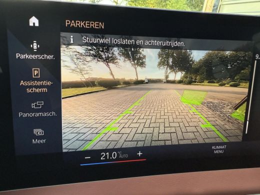 BMW iX xDrive40 High Executive 77 kWh SOH 99% Led v+a Auto.inparkeren Pano ActivLease financial lease
