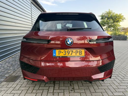 BMW iX xDrive40 High Executive 77 kWh SOH 99% Led v+a Auto.inparkeren Pano ActivLease financial lease