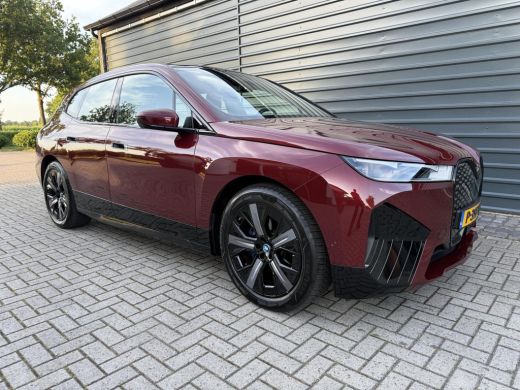 BMW iX xDrive40 High Executive 77 kWh SOH 99% Led v+a Auto.inparkeren Pano ActivLease financial lease