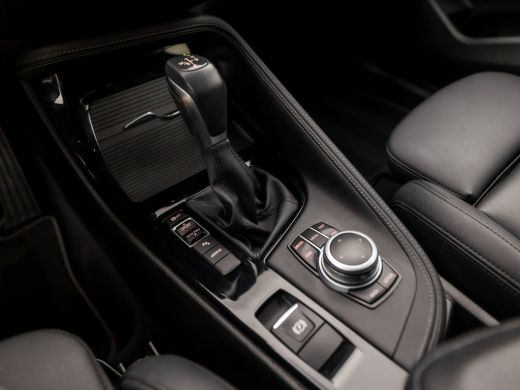 BMW X1 xDrive25e Sportline 221Pk Automaat (GROOT NAVI, DEALER ONDERHOUDEN, SFEERVERLICHTING, CLIMATE, LE... ActivLease financial lease