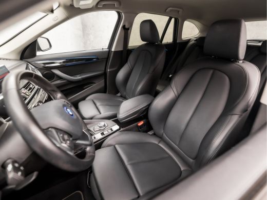 BMW X1 xDrive25e Sportline 221Pk Automaat (GROOT NAVI, DEALER ONDERHOUDEN, SFEERVERLICHTING, CLIMATE, LE... ActivLease financial lease