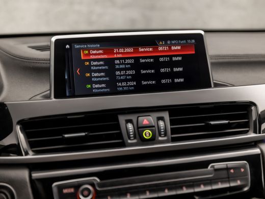 BMW X1 xDrive25e Sportline 221Pk Automaat (GROOT NAVI, DEALER ONDERHOUDEN, SFEERVERLICHTING, CLIMATE, LE... ActivLease financial lease