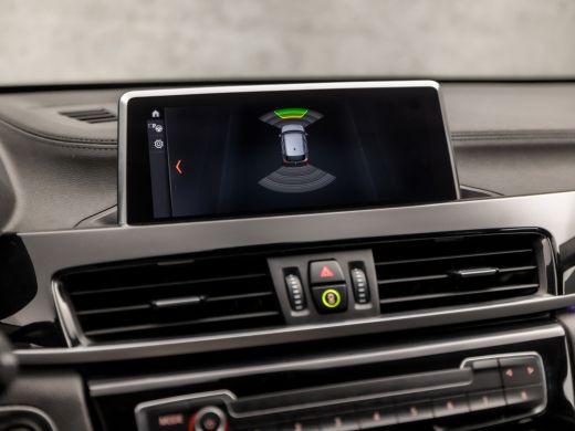 BMW X1 xDrive25e Sportline 221Pk Automaat (GROOT NAVI, DEALER ONDERHOUDEN, SFEERVERLICHTING, CLIMATE, LE... ActivLease financial lease