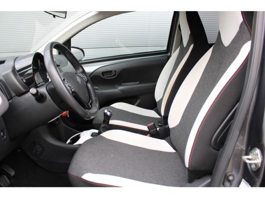 Citroën C3 1.2 PureTech Feel | Achterbank in delen neerklapbaar | Airco (automatisch) | Apple Carplay/Androi... ActivLease financial lease