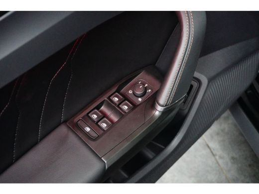 CUPRA Leon Sportstourer 1.4 e-Hybrid VZ 245PK Performance | TREKHAAK | NAVIGATIE | 19 INCH | ELEKTR. A. KLEP ActivLease financial lease