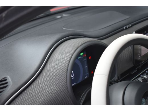 Fiat 500e 3+1 La Prima 42 kWh 3-Fase | Vol-Leder | Navigatie | Achteruitrijcamera | Stoelverwarming | Adapt... ActivLease financial lease