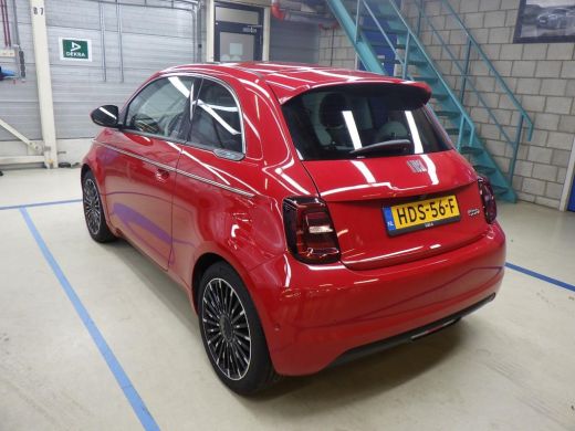 Fiat 500 3+1 La Prima 42 kWh 3-Fase | Vol-Leder | Navigatie | Achteruitrijcamera | Stoelverwarming | Adapt... ActivLease financial lease