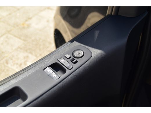 Hyundai Staria 1.6 T-GDI Hybride Automaat | Snel Leverbaar! | Rijklaarprijs | € 12433,- korting !! | Nog 2 Besch... ActivLease financial lease