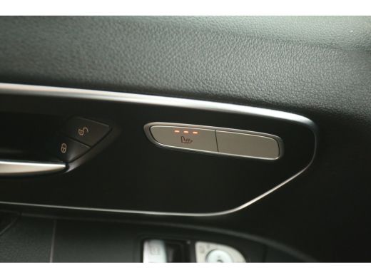Mercedes-Benz Vito 119 CDI Lang 191PK Automaat Camera Cruise LED Airco Leder Navi Trekhaak 18"LMV 3 Persoons PDC ActivLease financial lease