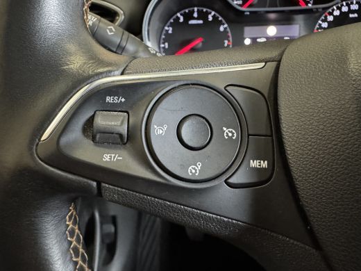 Opel Crossland X 1.2 Turbo Innovation navigatie dealer onderhouden ActivLease financial lease
