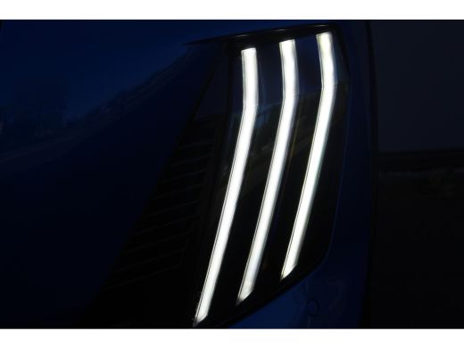 Peugeot 208 1.2 Hybrid 110 e-DCS6 GT | Adeptive cruise | 360 cam | Carplay | Climate | Navi | ActivLease financial lease