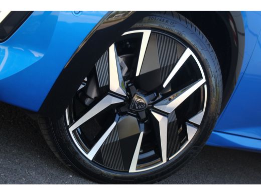 Peugeot 208 1.2 Hybrid 110 e-DCS6 GT | Adeptive cruise | 360 cam | Carplay | Climate | Navi | ActivLease financial lease