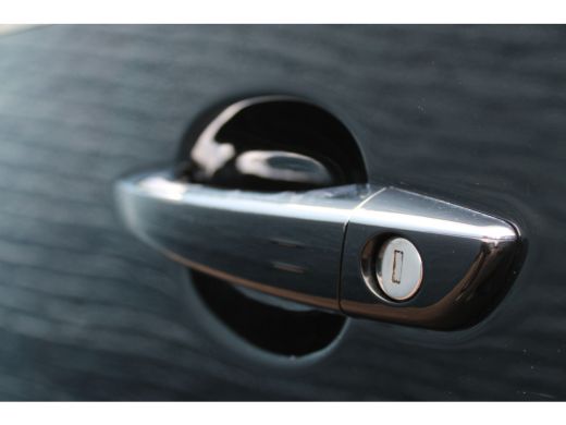 Peugeot Expert 2.0 BlueHDI 120 Compact Urban | Automaat | Navigatie | Camera | 3-Zits | Lichtmetaal | Parkeersen... ActivLease financial lease