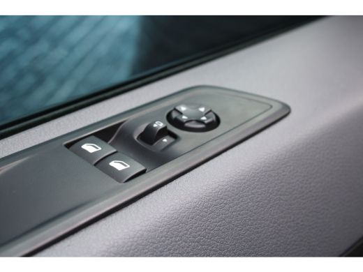 Peugeot Expert 2.0 BlueHDI 120 Compact Urban | Automaat | Navigatie | Camera | 3-Zits | Lichtmetaal | Parkeersen... ActivLease financial lease