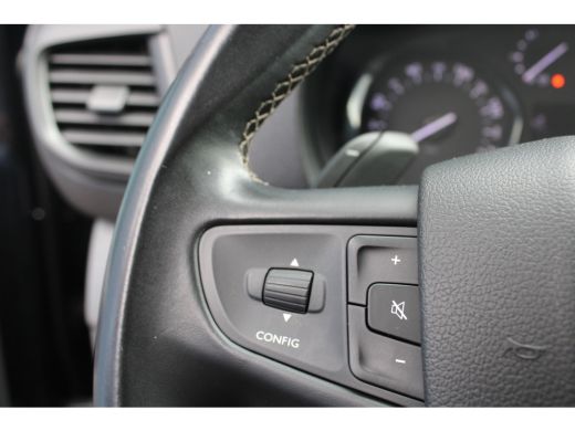 Peugeot Expert 2.0 BlueHDI 120 Compact Urban | Automaat | Navigatie | Camera | 3-Zits | Lichtmetaal | Parkeersen... ActivLease financial lease