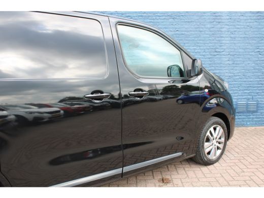 Peugeot Expert 2.0 BlueHDI 120 Compact Urban | Automaat | Navigatie | Camera | 3-Zits | Lichtmetaal | Parkeersen... ActivLease financial lease