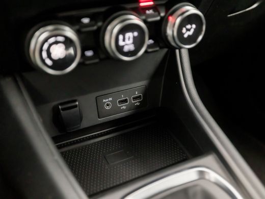 Renault Captur 1.3 TCe 140 Intens 141Pk Automaat (APPLE CARPLAY, GROOT NAVI, VIRTUAL COCKPIT, STOELVERWARMING, S... ActivLease financial lease