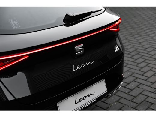 Seat Leon Sportstourer FR Business - eHybrid | Achteruitrijcamera | Automatisch dimmende binnenspiegel | Da... ActivLease financial lease