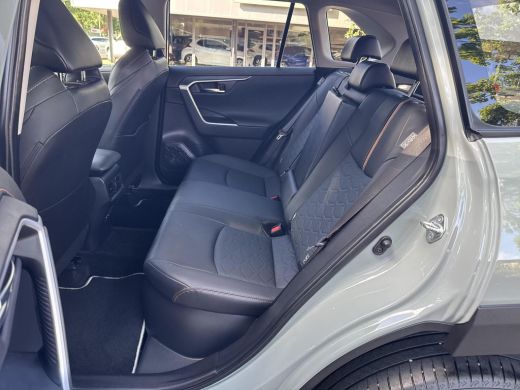 Toyota RAV4 2.5 Hybrid AWD ADVENTURE | 06-10141018 Voor meer informatie ActivLease financial lease