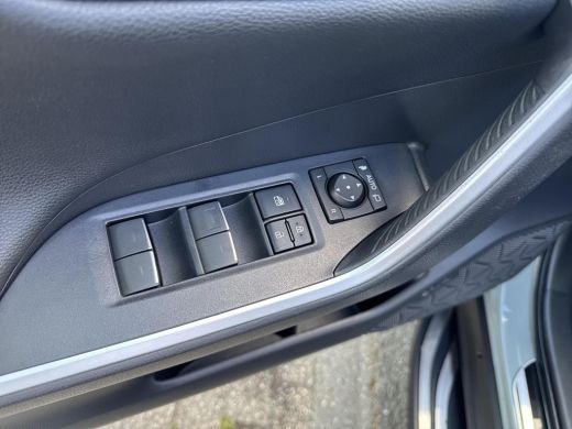 Toyota RAV4 2.5 Hybrid AWD ADVENTURE | 06-10141018 Voor meer informatie ActivLease financial lease