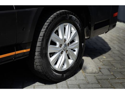 Volkswagen Crafter 35 TDI | L3H3 | HIGHLINE | LED | Camera | CarPlay | Navi | Cruise | Airco | PDC | Euro 6 ActivLease financial lease