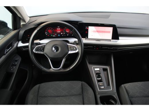 Volkswagen Golf 1.5 eTSI Style | Camera | Carplay | Navi | DAB | Adapt. Cruise | Dodehoek | LED | Sfeerverlichtin... ActivLease financial lease