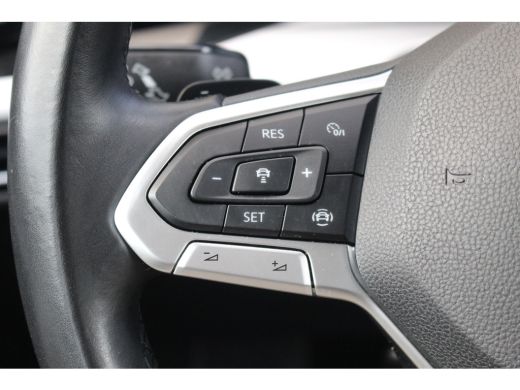 Volkswagen Golf 1.5 eTSI Style | Camera | Carplay | Navi | DAB | Adapt. Cruise | Dodehoek | LED | Sfeerverlichtin... ActivLease financial lease