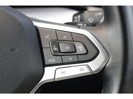 Volkswagen Golf 1.5 eTSI Style | Camera | Carplay | Navi | DAB | Adapt. Cruise | Dodehoek | LED | Sfeerverlichtin... ActivLease financial lease