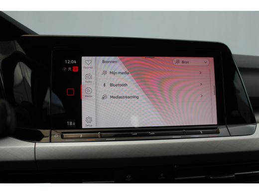 Volkswagen Golf 1.5 eTSI Style | Camera | Carplay | Navi | DAB | Adapt. Cruise | Dodehoek | LED | Sfeerverlichtin... ActivLease financial lease