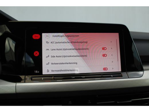 Volkswagen Golf 1.5 eTSI Style | Camera | Carplay | Navi | DAB | Adapt. Cruise | Dodehoek | LED | Sfeerverlichtin... ActivLease financial lease