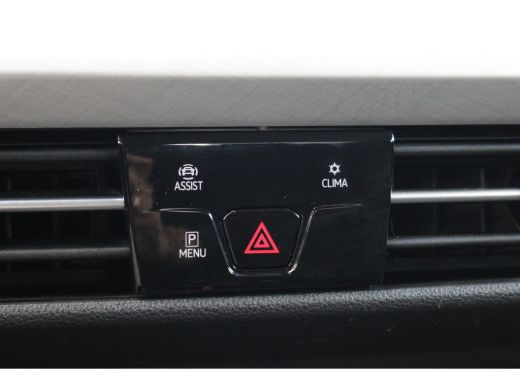 Volkswagen Golf 1.5 eTSI Style | Camera | Carplay | Navi | DAB | Adapt. Cruise | Dodehoek | LED | Sfeerverlichtin... ActivLease financial lease
