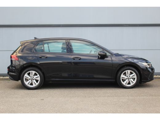 Volkswagen Golf 1.5 eTSI Style | Camera | Carplay | Navi | DAB | Adapt. Cruise | Dodehoek | LED | Sfeerverlichtin... ActivLease financial lease