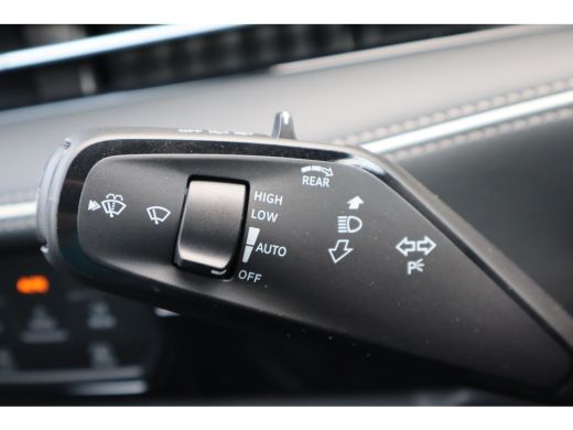 Volkswagen ID.7 Pro Business | Achterbank in ongelijke delen neerklapbaar incl. middenarmsteun en doorlaadmogelij... ActivLease financial lease
