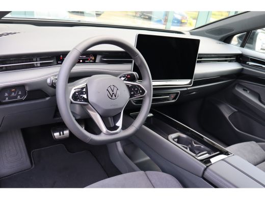 Volkswagen ID.7 Pro Business | Achterbank in ongelijke delen neerklapbaar incl. middenarmsteun en doorlaadmogelij... ActivLease financial lease