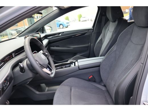 Volkswagen ID.7 Pro Business | Achterbank in ongelijke delen neerklapbaar incl. middenarmsteun en doorlaadmogelij... ActivLease financial lease