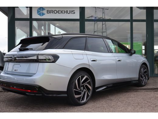 Volkswagen ID.7 Pro Business | Achterbank in ongelijke delen neerklapbaar incl. middenarmsteun en doorlaadmogelij... ActivLease financial lease