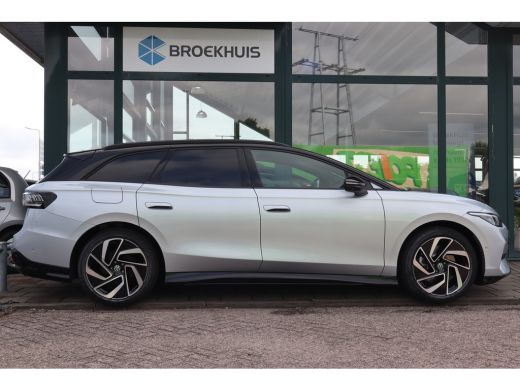 Volkswagen ID.7 Pro Business | Achterbank in ongelijke delen neerklapbaar incl. middenarmsteun en doorlaadmogelij... ActivLease financial lease