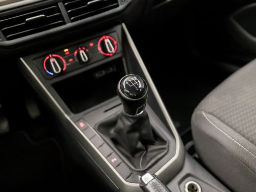 Volkswagen Polo 1.0 TSI Sportline (APPLE CARPLAY, GETINT GLAS, PARKEERSENSOREN, SPORTSTOELEN, ADAPTIVE CRUISE, LE... ActivLease financial lease